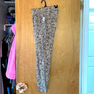 *NWT* High-Rise Stevie’s by Old Navy